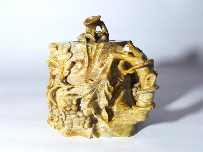 銀九藝] 早期二手壽山石芙蓉石葡萄藤壺石雕壺| Yahoo拍賣