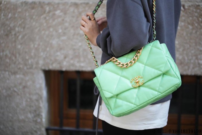 二手Chanel香奈兒19 Flap Bag AS1161中號30CM牛油果綠| Yahoo拍賣