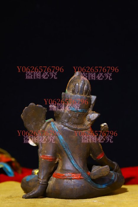 銅胎純手工敲打，鏨刻描彩歡喜佛，高13寬10.5重約1210克…………45 古玩