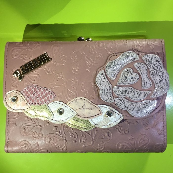 Anna Sui全新正品真皮粉膚色蝴蝶玫瑰附珠釦零錢袋三折皮夾