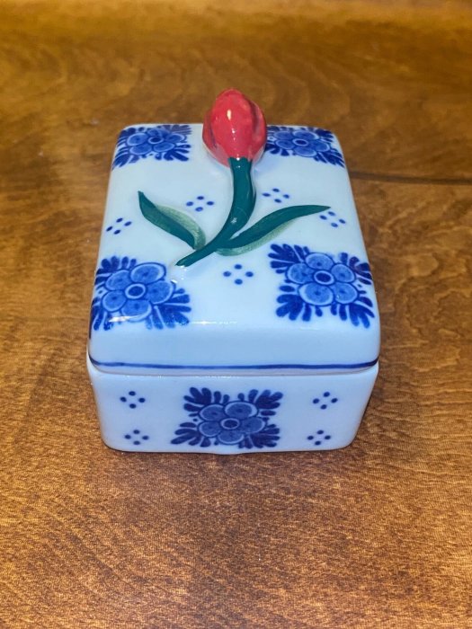 嚴選荷蘭純手工青花香盒，長7x寬5x高3.5cm，實木質感，適合收藏與愛心