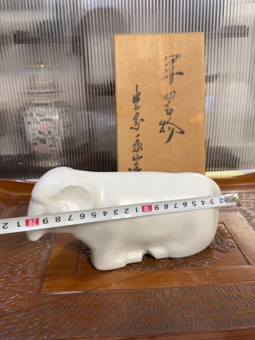 白瓷羊置物擺件石永山作招福開運乾支羊中古器具體品相如圖白瓷、置物
