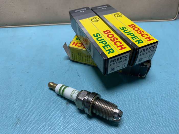 賓士W210 三爪火星塞4顆$700