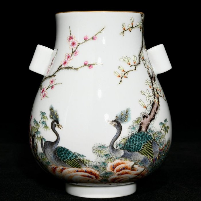 可議價清乾隆粉彩孔雀花卉紋雙耳尊，高12.5cm直徑11cm，編號2041914
