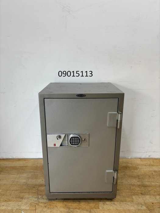 【吉旺二手家具生活館】中古/二手  保險箱   9.9 成新保險箱   銀色保險箱 -各式新舊/二手家具 生活家電買賣