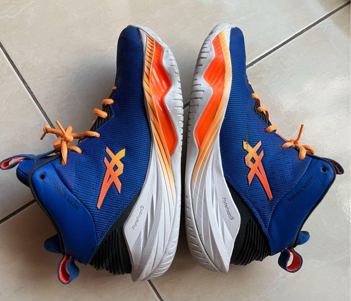 二手Asics Nova Surge 2 us8.5