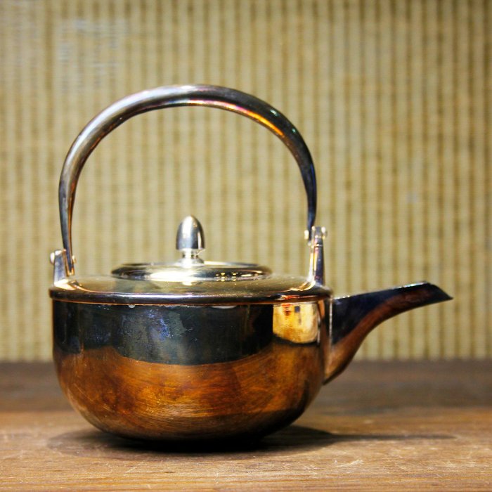 桑園の】日本金工名家巧藝造燻銀超美！217g 銀壺茶壺銚子Q 6309