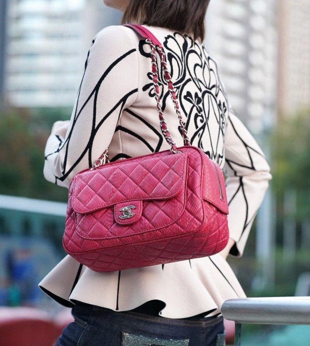 Chanel New Camera Bag 新款 蛇皮鍊帶肩背包 桃紅 現貨