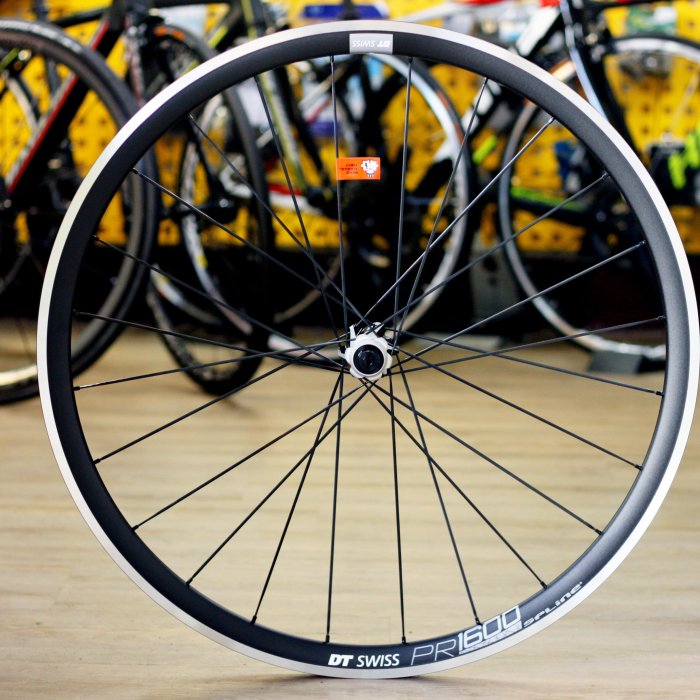 fcr 105組 dtswiss pr1600 DT Swiss PR1600 Spline rear wheel. - YouTube