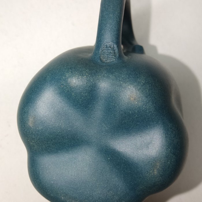 宜興紫砂 藏寶閣（宜興紫砂） 紫砂早期藏壺馬春霞一廠老料底槽清混方筋瓤