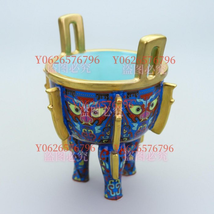 珍藏粉彩瓷器三足鼎高度:15cm，寬度:12cm，重量:420克??:56 古玩收藏老 
