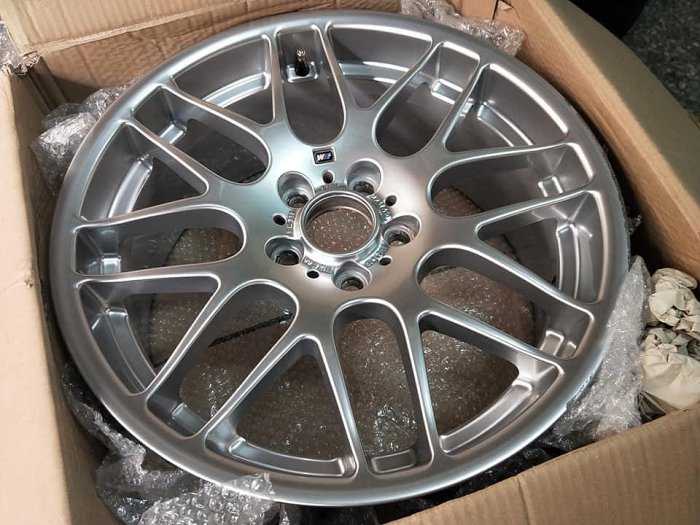 BMW E46 M3 CSL 原廠127 鋁圈19X9.5J ET+27 只有一顆