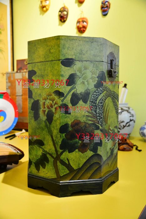 可議價李朝八角箱，朝鮮老柜，朝鮮木箱。 李朝民畫.花鳥圖繪，內貼紙