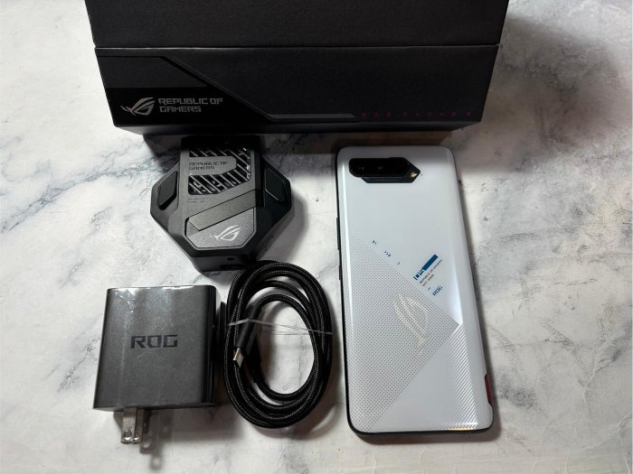 懇得機通訊 二手機 華碩 ASUS ROG Phone 5 ROG5 ROG 5 16G+512G 白色 484