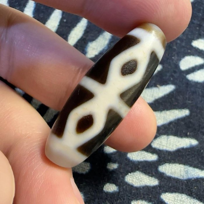 金剛六眼天珠金剛杵天珠行運臺灣工藝手工珠。 尺寸39.8×13.5-13mm z160