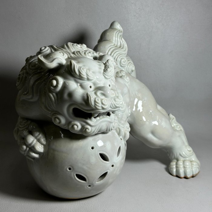 白磁 獅子 置物 古玩輕鬆拍】老日本九谷風玉取獅子/唐獅子/狛犬獅大型白磁置物厚瓷