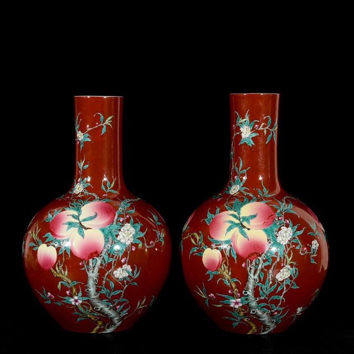 清雍正紅釉粉彩九桃福壽紋天球瓶；38x22；8580063857yyd 舊藏收藏古玩
