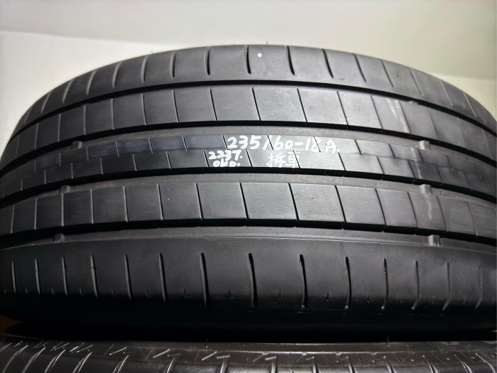 登祿普 060+ SUV 235/60/18 兩條3千5 中古胎 2022製