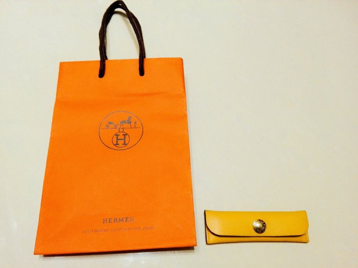 (保證真品) HERMES 愛馬仕牛角小梳子+小牛皮套【限量收藏品】