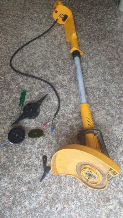 (電池與充電器請自備)二手中古主機充電式割草機除草機修草機LT250有牛筋繩+塑膠刀-電源部分請自備12V-14V的直流