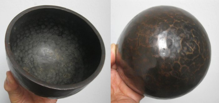 銅造磬 A silver-inlaid bronze figure of Guanyin, Qing dynasty, 18th