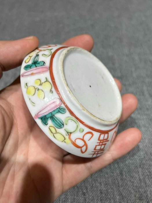 清代同治時期粉彩五子奪魁印泥盒，直徑8.6公分原配蓋，嚴選老胎重彩
