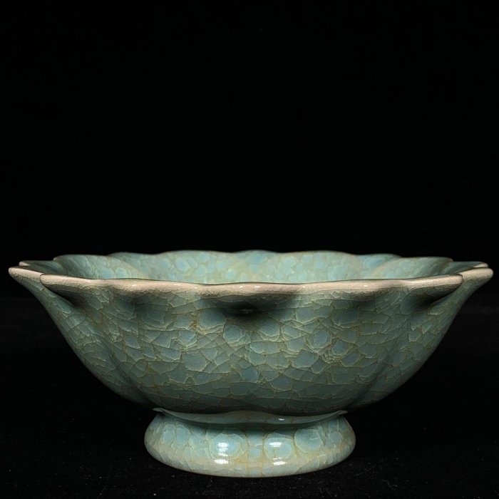 宋汝窯冰裂紋花口洗，高7直徑18cm，200564 瓷器官窯汝窯【古雲