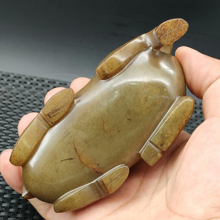 戰漢時期高古和田玉玉羊高古玉玉質為和田玉器形整體完整局部鈣化受沁玉