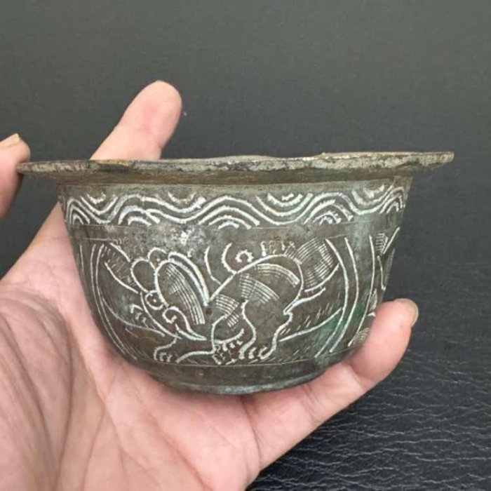 古銅 四方 筆洗 在銘 時代物 DT639 古文房具 銅 細工 騰雲紋 小筆洗 筆添 在銘 【公式通販】