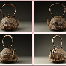 勇福堂》】日本茶道具－十二代鈴木忠兵衛造【南部型霰地紋尾垂蟲