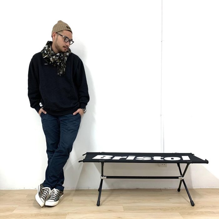 希望商店】FCRB F.C.Real Bristol HELINOX EMBLEM FOLDING BENCH 露營