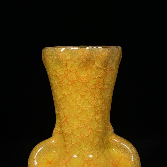 宋汝窯 氷裂紋 銘文双鳳尊 高さ22cm 直径12.5cm 陶芸 文房具 置物 宋官窯黃釉冰裂紋雙鳳尊，高22.5直徑13.5cm，200618 瓷器官窯汝窯【古