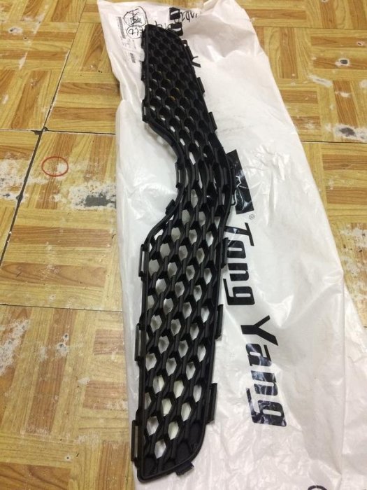 TSY TOYOTA 豐田 YARIS 10-13年 全新 水箱罩 水箱護罩 前欄 OEM 東陽件