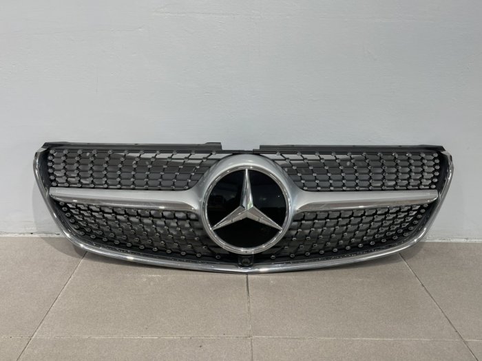 賓士 Benz V-Class W447 V220d V250d AMG 原廠滿天星水箱罩
