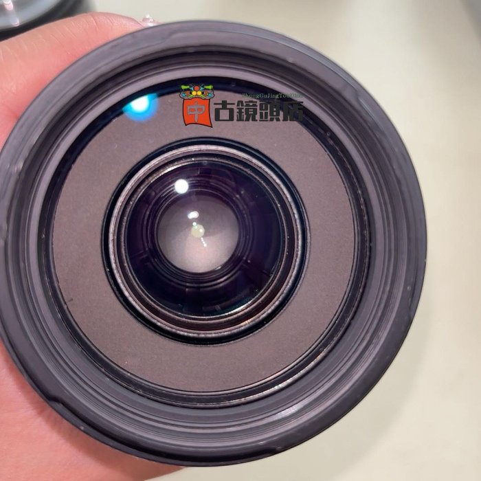 適馬SIGMA70-300mm F4-5.6 APO MACRO SUPER微距鏡頭，日本制造，功能完好。前鏡片通透無霉無霧，后鏡片類似霉（具體見視頻及~孤品下