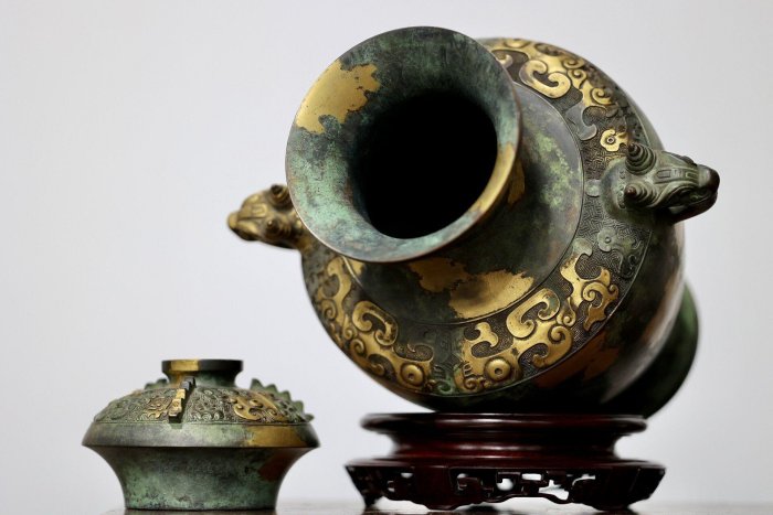 四世秦藏六造】周代犧耳饕餮紋罍式花器壺仿西清古鑑青銅涂金蠟鑄博古清