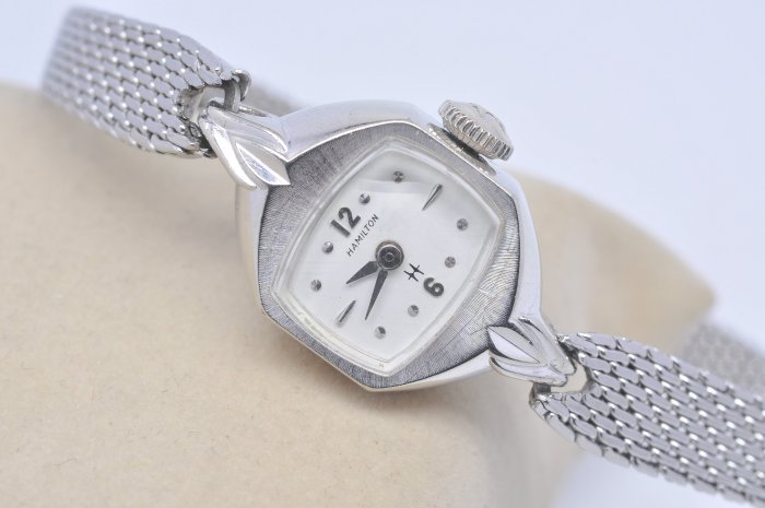 《寶萊精品》Hamilton 漢密爾頓銀白多角型女子錶