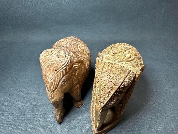 インド　白檀　木彫り　象　仏教美術　仏像 骨董 置物　骨董　アンティーク インド白檀木彫り象仏教美術仏像 骨董 木像木製密教置物 インド 白檀