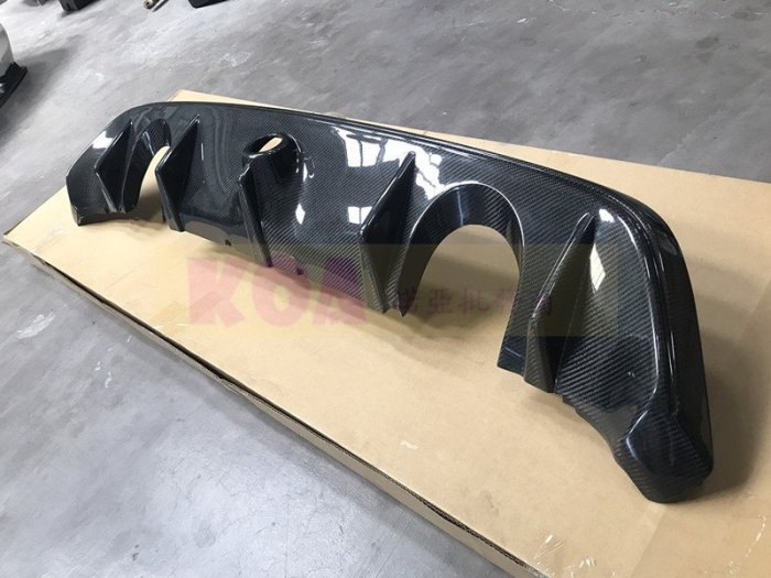 諾亞 15 16 17年 FORD FOCUS MK3.5 NEW RS卡夢後飾板 空力套件 後下巴 後飾板