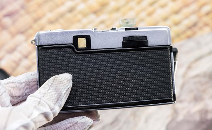 【超美品、昭和】OLYMPUS-PEN EED F1.7 32mm Camera Review: Olympus Pen EED - Going Lomo
