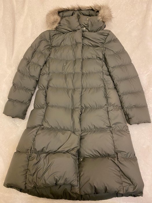 UNIQLO 綠灰色連帽長版輕羽絨外套
