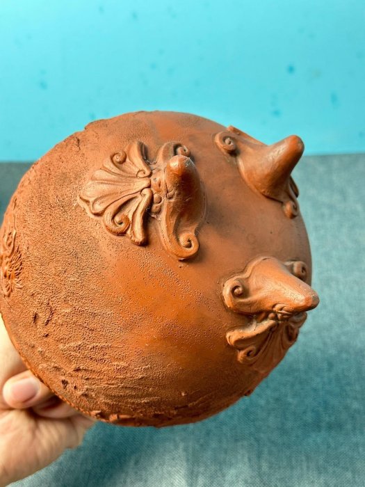 日本常滑 雲龍紋朱泥花瓶 名工細密 古道具時代物 美術品 古董品 江戶時代百年古董日本回流古備前朱泥花瓶龍紋浮雕三足陶瓶獸首造型手