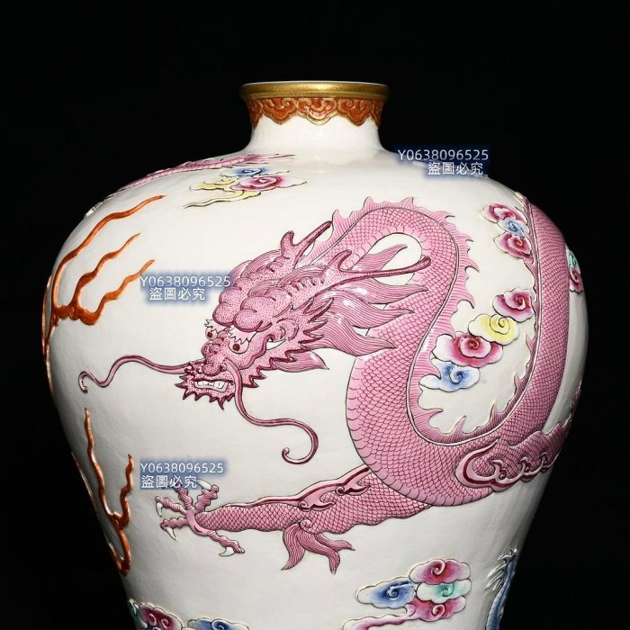 清乾隆粉彩浮雕鎏金蒼龍教子紋梅瓶，高33cm直徑22cm，編號31 粉彩琺瑯