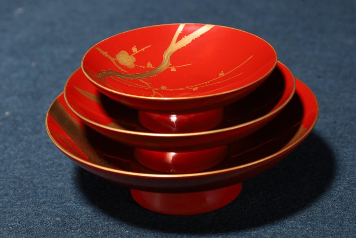 時代漆器　根來塗　梅蒔絵　盃　一對　N　9849 3/17結標日本漆器屠蘇器套組朱漆金蒔繪松竹梅扇面紋BEC0288 -漆碗漆盤