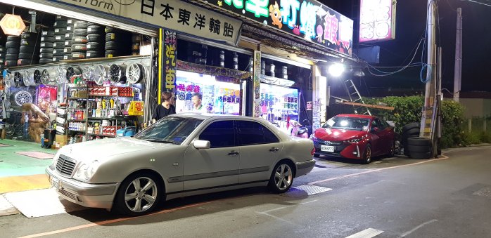 W210 賓士 E240 進口避震器 45000 頂級避震器 6缸專用避震器 安靜，好開，舒適，無異音  AMG 的超越