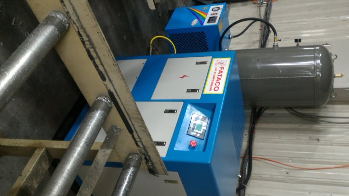 10HP螺旋變頻式空壓機(直軸傳動 搭配東元原裝變頻器 含300L儲氣桶 10HP冷凍機 創業好選擇)