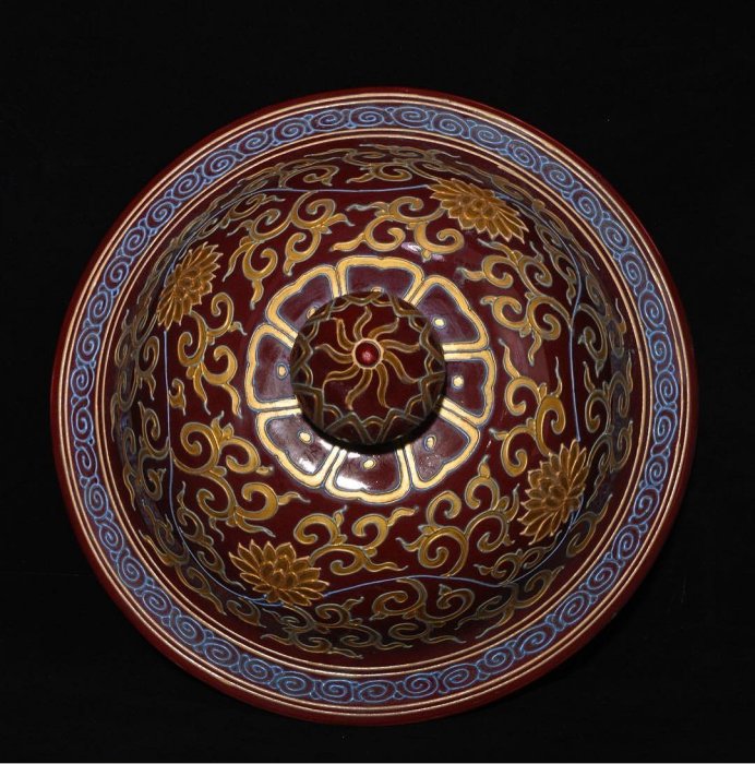可議價明代祭紅釉瀝粉描金魚藻紋蓋罐，高44×34厘米??20007490禦窯