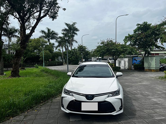 TOYOTA ALTIS HYBRID 2024