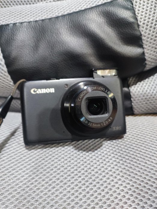 CANON S95  電池充電器 二手正常品保7日 愛寶買賣
