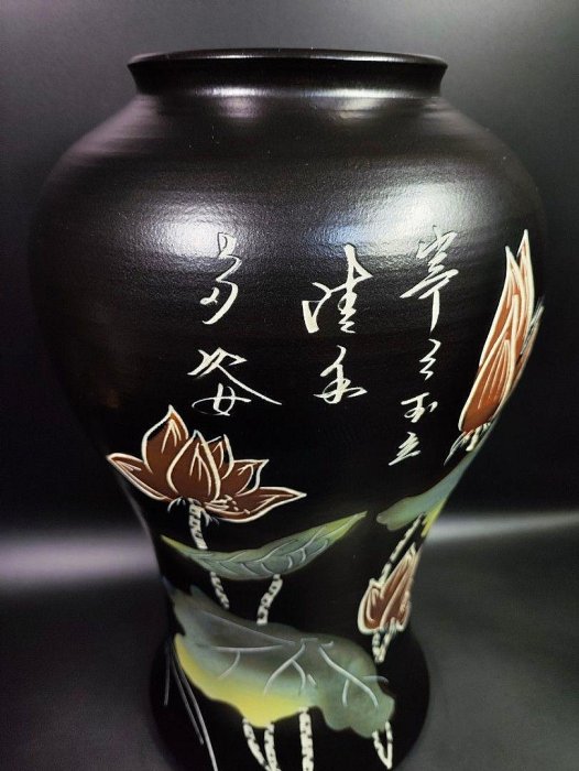 鶯歌陶藝早期件- 金源成荷花花瓶（落款：金源成）（柴燒/老窯/手工